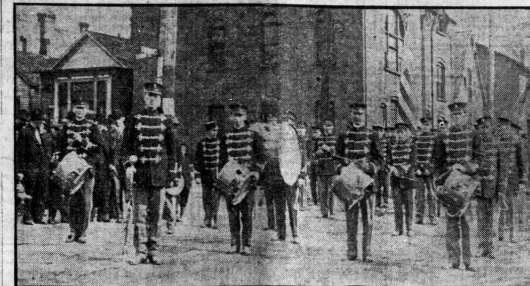 Photograph belonging to the article